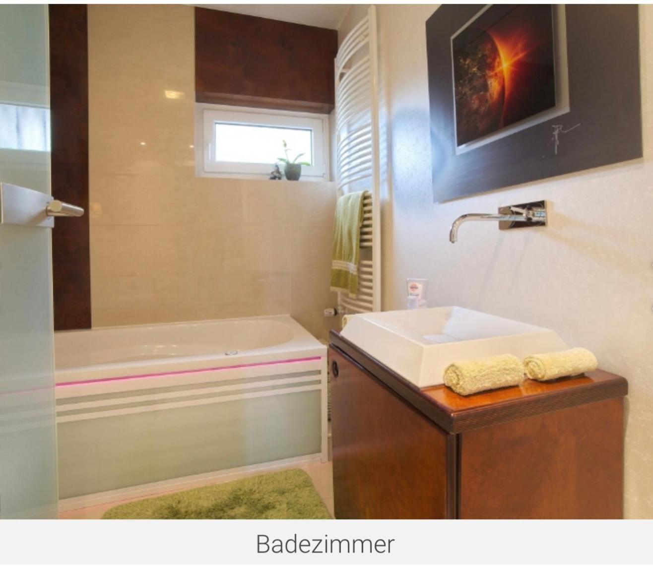 Beste Lage In Bochum Sehr Hochwertige, Individuelle Wohnung Als Hotelalternative Mit Suedterrasse, Pkw-Stellplatz, Wallbox U.V.M. Eksteriør bilde